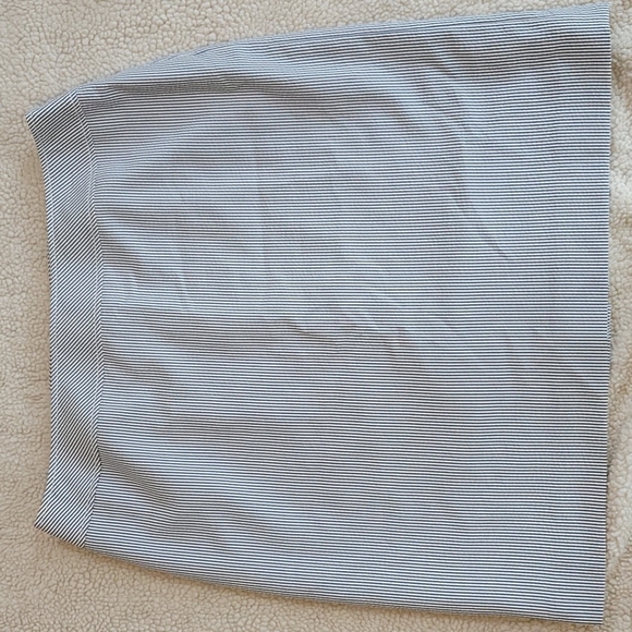 Tahari Dresses & Skirts - Tahari Navy/White Stripe Skirt, Size 12P